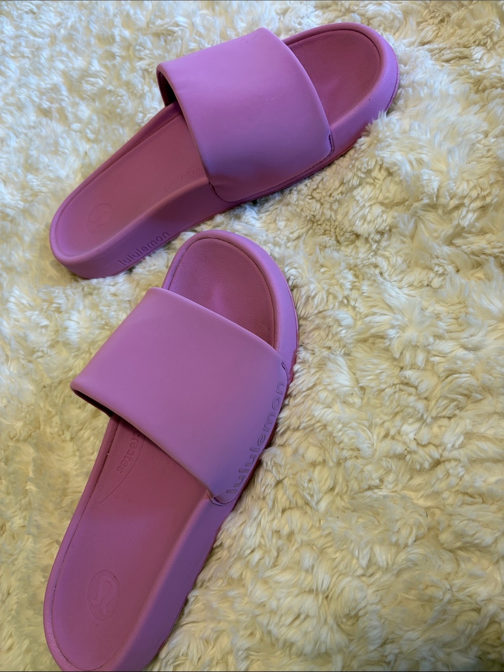 lululemon athletica Women's Restfeel Slide Sandals in Lavender/Pink - Picture 4 of 5